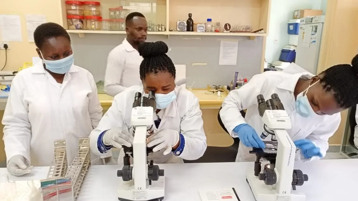 Students receiving practical laboratory training